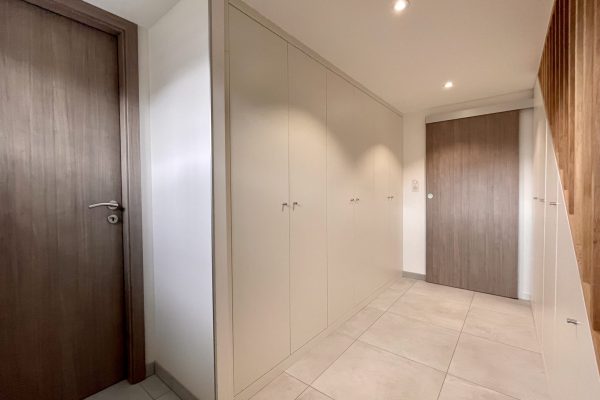 Placards, portes et claustra